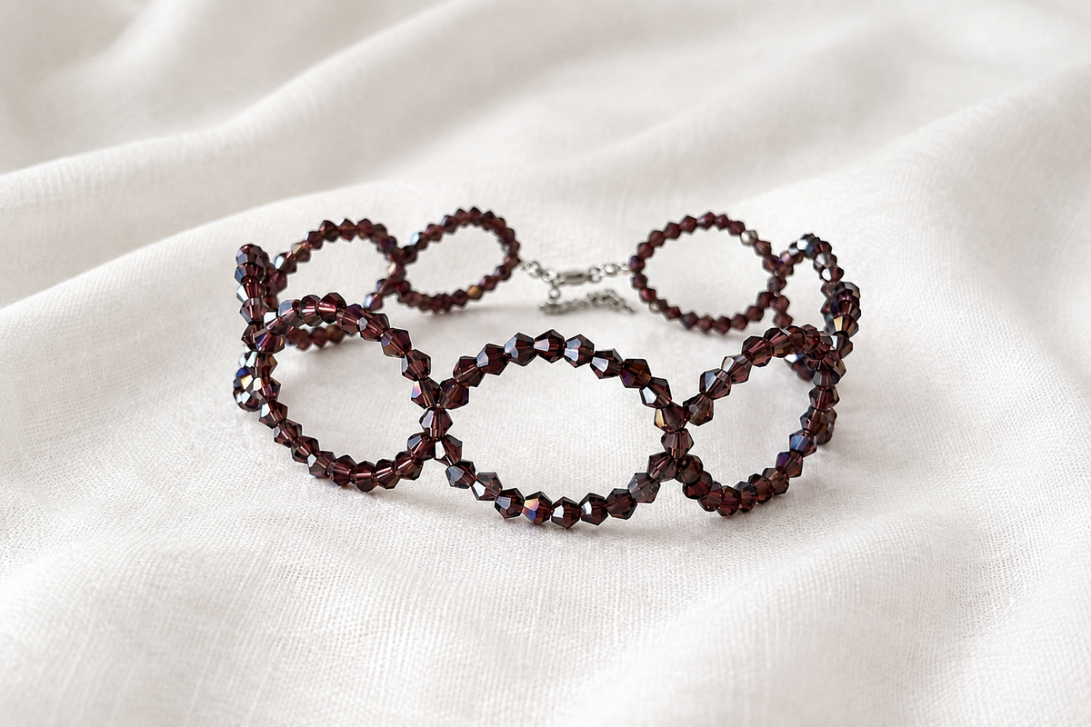 Marea Mora Choker